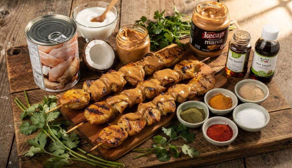 Brochettes de poulet : sauce cacahuète et coco