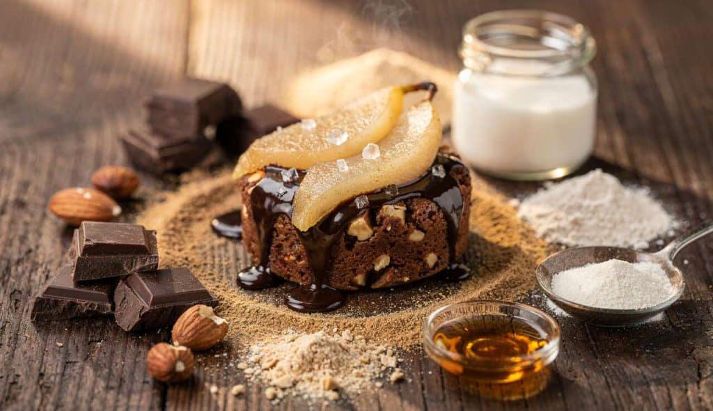 Biscuit au chocolat et noisettes, poires fondantes