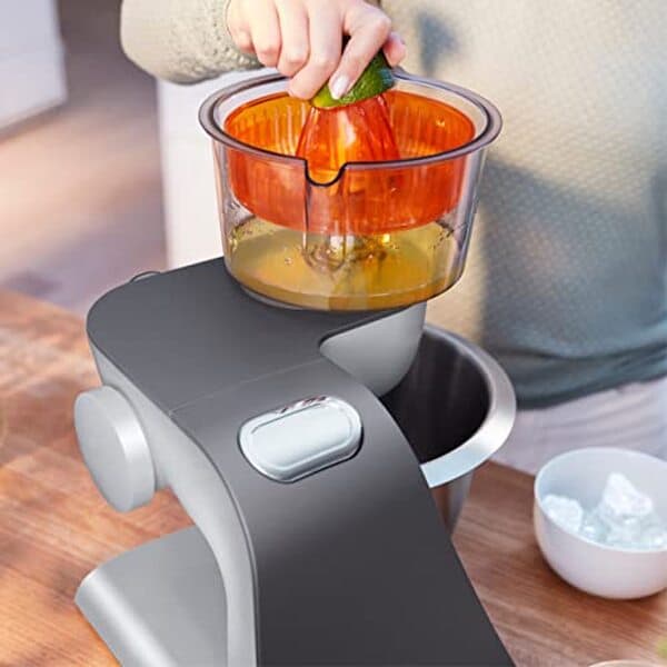 Découvrez notre test complet du Bosch Styline MUM56340 : explorez la puissance et la polyvalence de ce robot culinaire 900 W idéal pour toutes vos préparations culinaires au quotidien