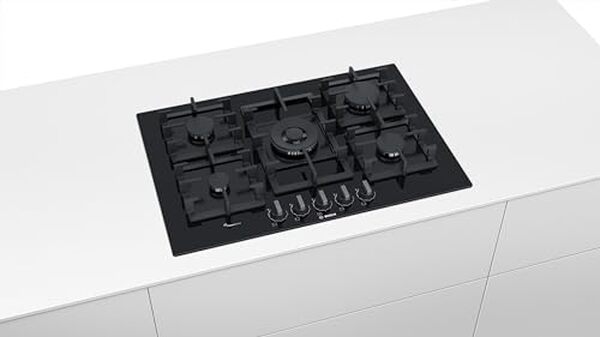 Découvrez notre évaluation approfondie de la plaque à gaz encastrable Bosch Series 6 PPQ7A6B90 : design élégant, caractéristiques techniques et avis d'experts pour un choix éclairé