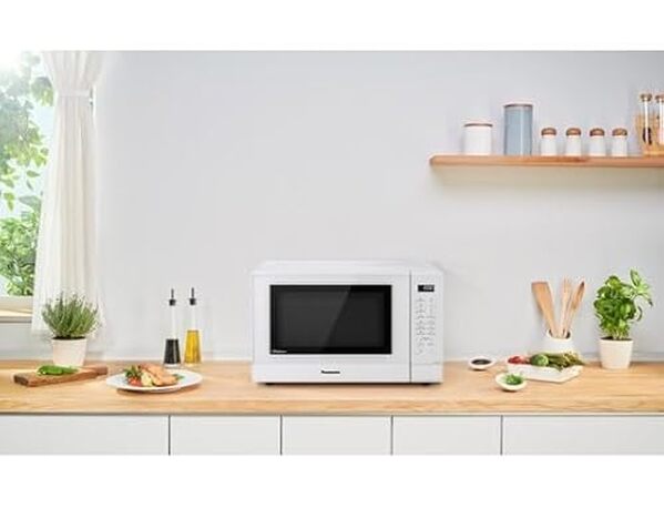 Découvrez notre test du Panasonic NN-GT45KWSUG, un micro-ondes gril puissant et polyvalent. Explorez ses fonctionnalités innovantes et sa performance exceptionnelle pour votre cuisine.