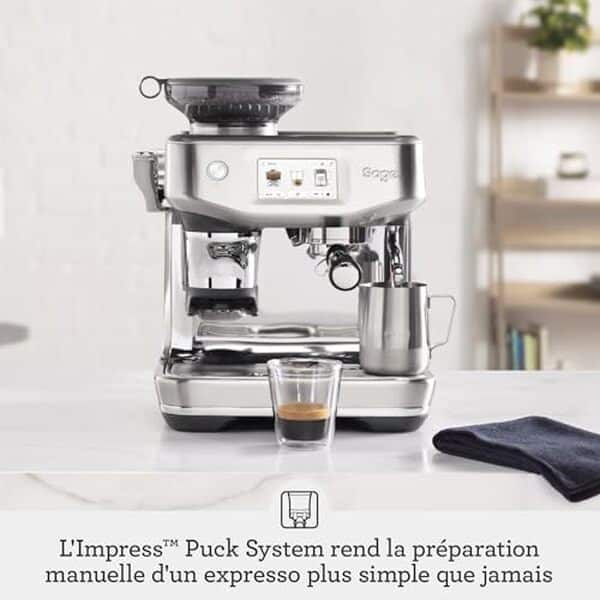 Découvrez notre test détaillé de la Sage The Barista Touch Impress. Caractéristiques, performances, prix et verdict : tout ce qu'il faut savoir avant d'acheter cette machine à café automatique.