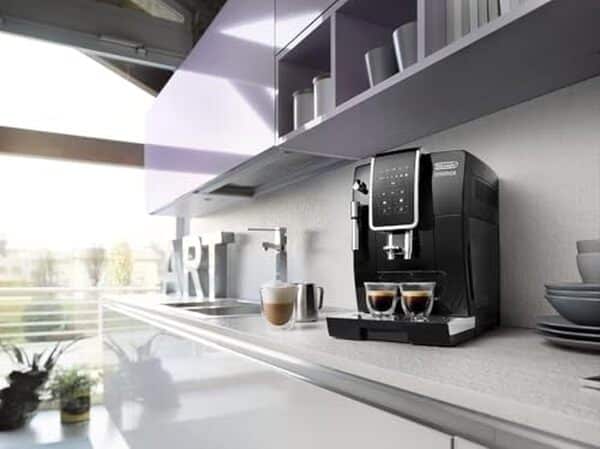 Test complet de la machine à expresso De'Longhi Dinamica ECAM350.15.B : découvrez ses performances pour préparer espressos et cappuccinos avec précision et facilité.
